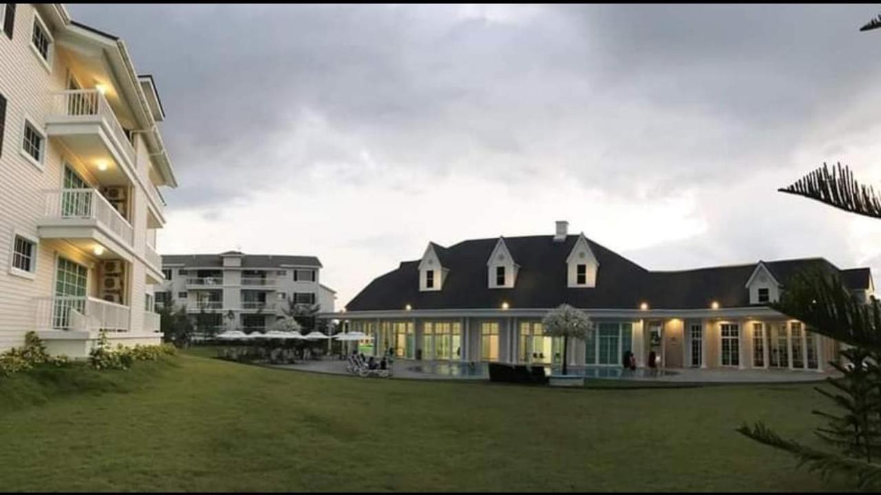 Home Feel-Hibiscus Suites กัมปาร์ ภายนอก รูปภาพ