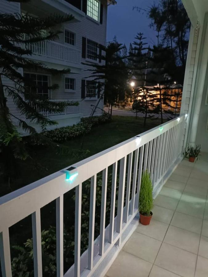 Home Feel-Hibiscus Suites กัมปาร์ ภายนอก รูปภาพ
