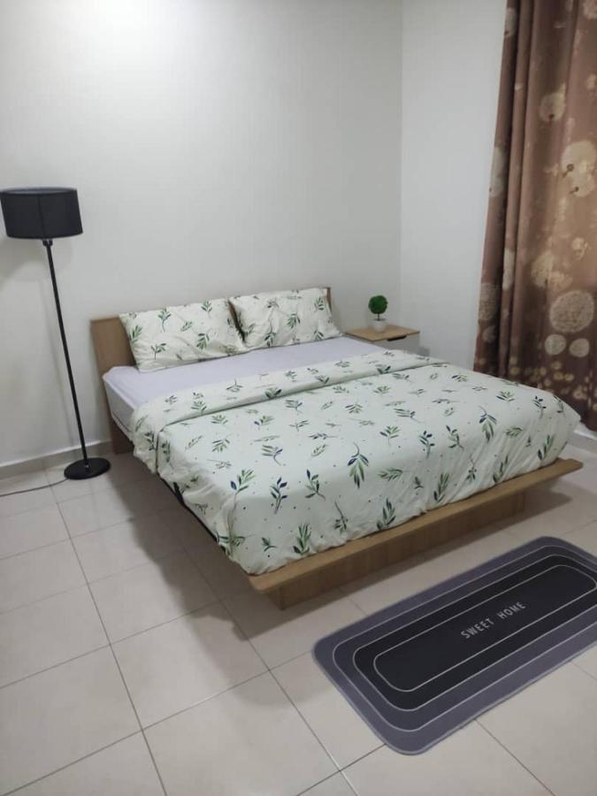 Home Feel-Hibiscus Suites กัมปาร์ ภายนอก รูปภาพ