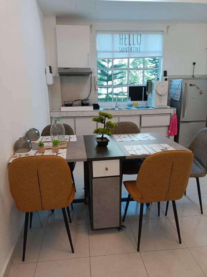 Home Feel-Hibiscus Suites กัมปาร์ ภายนอก รูปภาพ