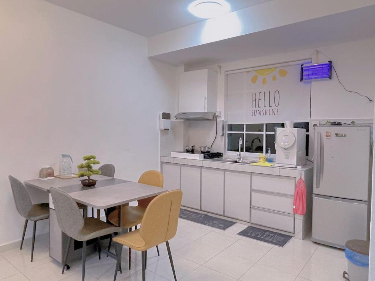 Home Feel-Hibiscus Suites กัมปาร์ ภายนอก รูปภาพ